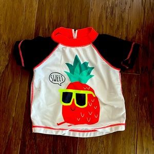 6-12m Baby Gap Swim Rashguard. EUC